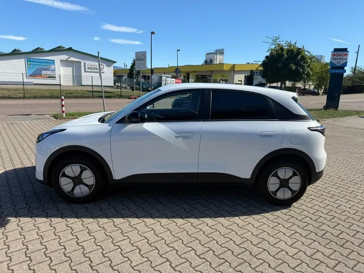 Geely E2