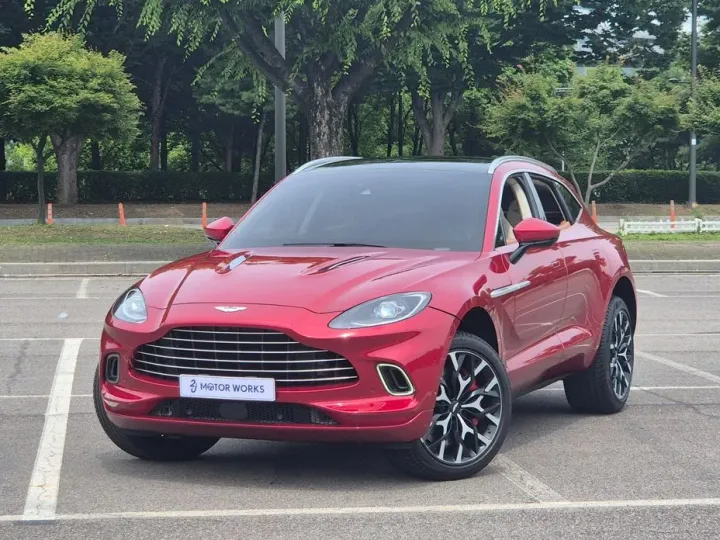Astonmartin DBX