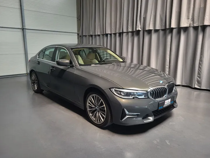 BMW 330