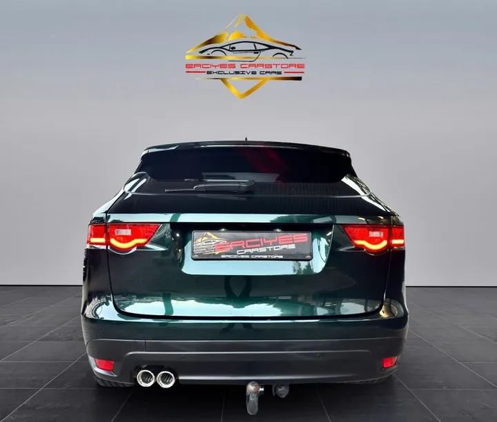 Jaguar F-Pace