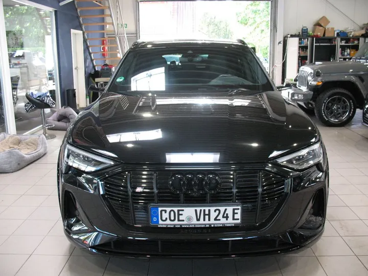 Audi SQ8 e-tron