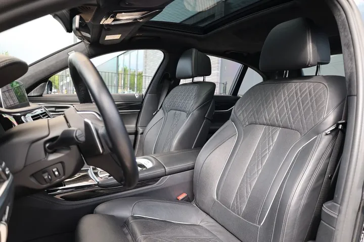 BMW 750