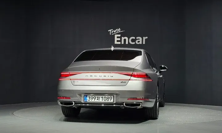 Genesis G90