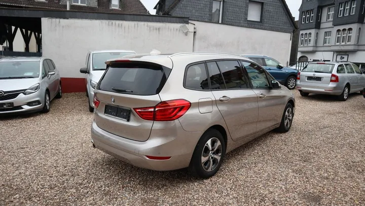 BMW 216