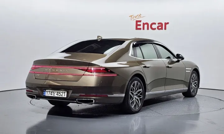 Genesis G90