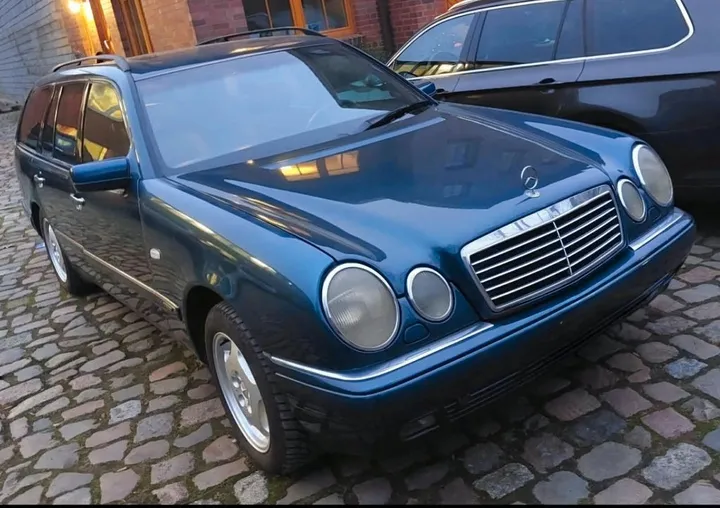 Mercedes-Benz E 290