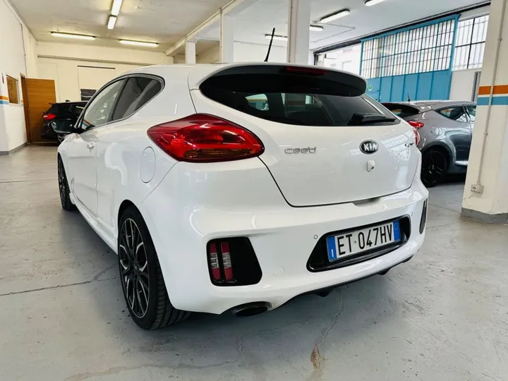 Kia pro cee'd / ProCeed