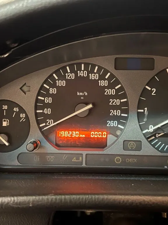 BMW 325