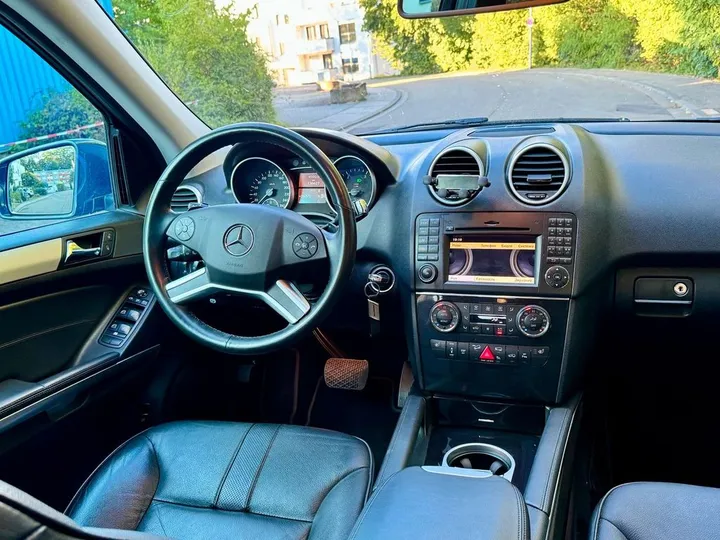 Mercedes-Benz ML 300