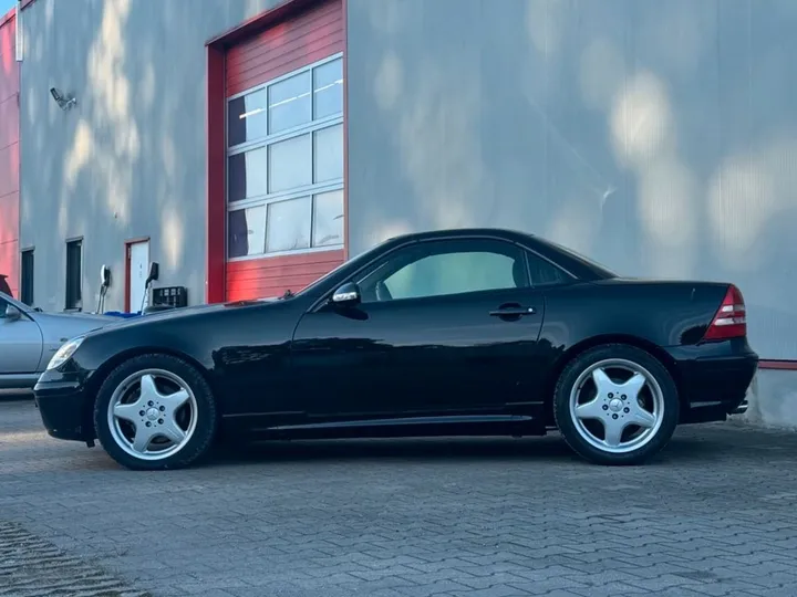 Mercedes-Benz SLK 320