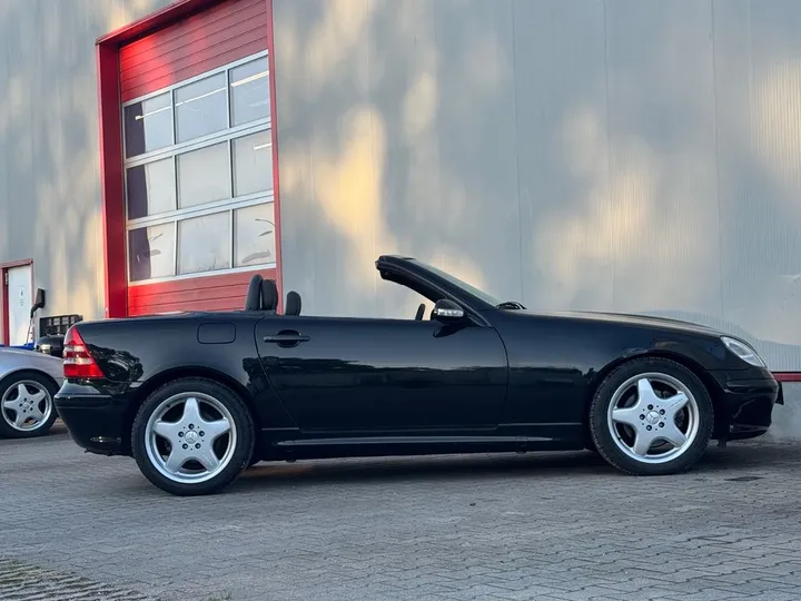 Mercedes-Benz SLK 320