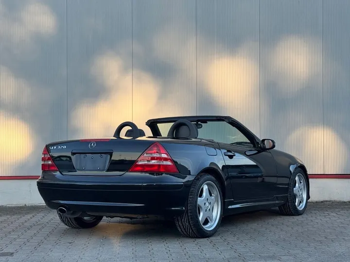 Mercedes-Benz SLK 320