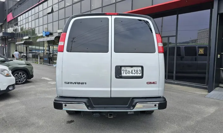 GMC Savana