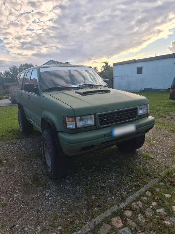 Opel Monterey