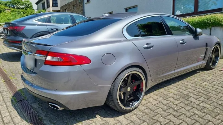 Jaguar XF