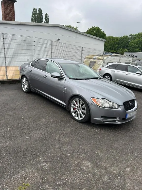 Jaguar XF