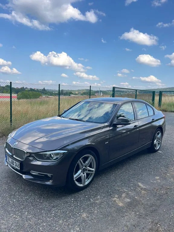 BMW 320