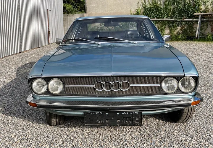 Audi 100