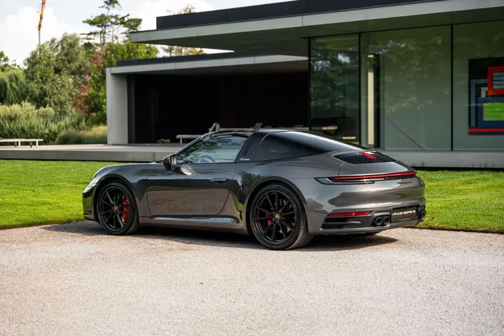 Porsche 992