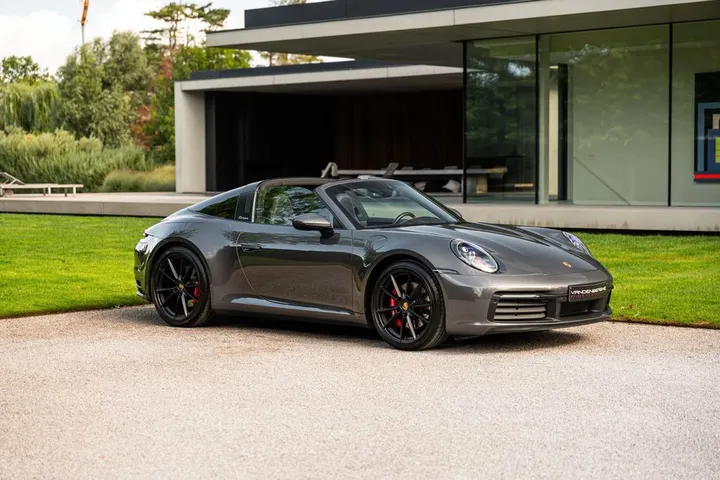 Porsche 992