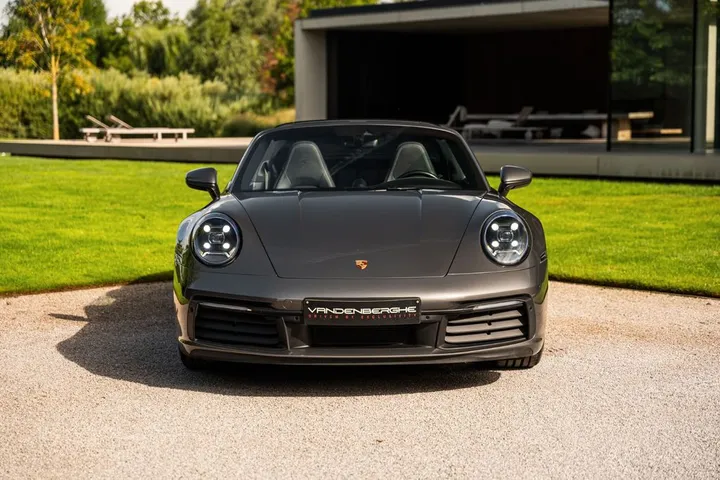 Porsche 992