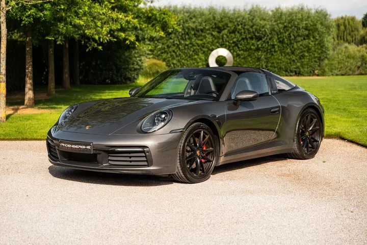 Porsche 992