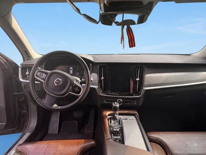 Volvo V90 Cross Country