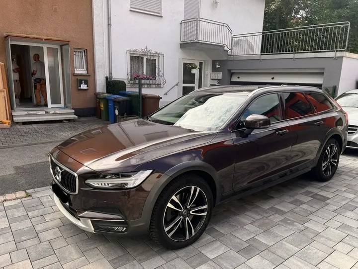 Volvo V90 Cross Country