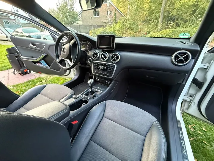 Mercedes-Benz A 180