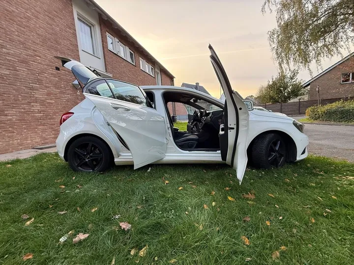 Mercedes-Benz A 180