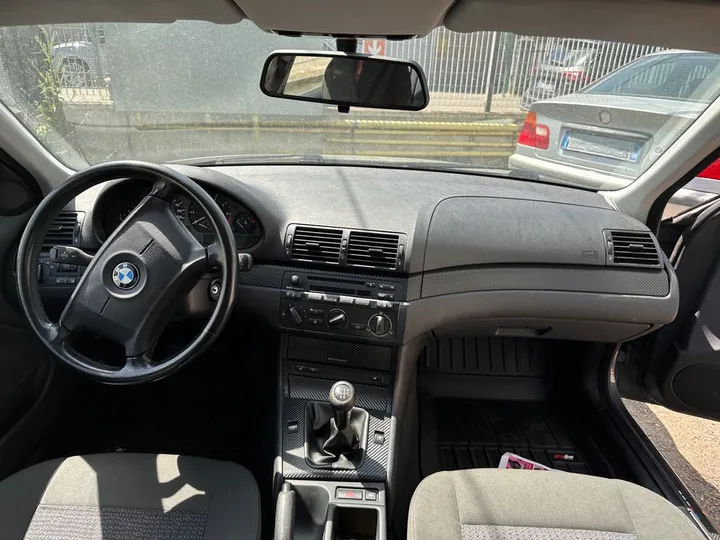 BMW 330