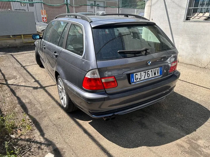 BMW 330