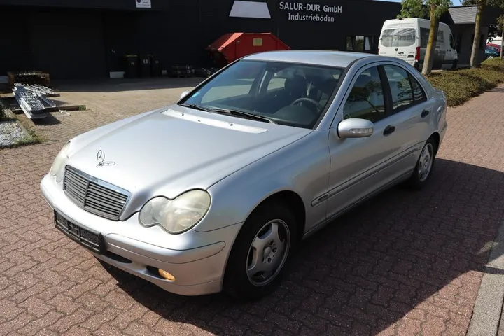 Mercedes-Benz C 180