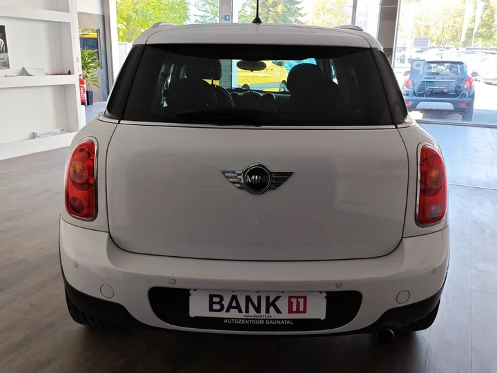 MINI One Countryman