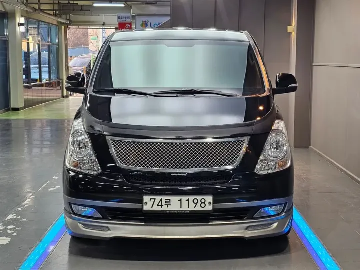 Hyundai Starex