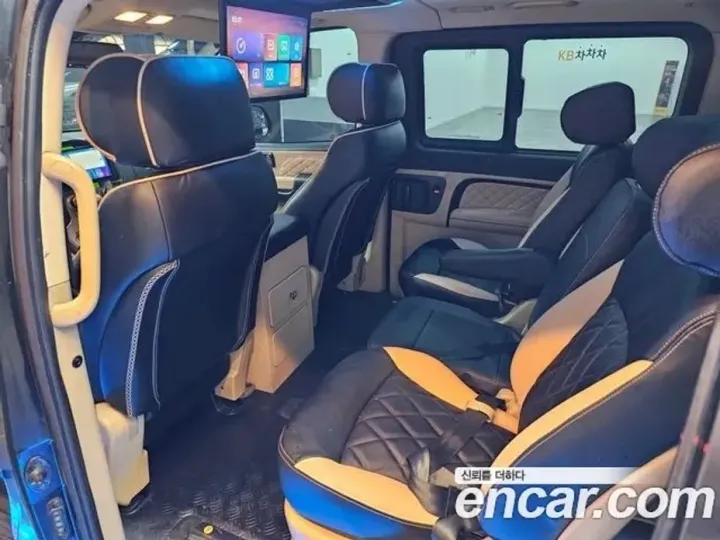 Hyundai Starex