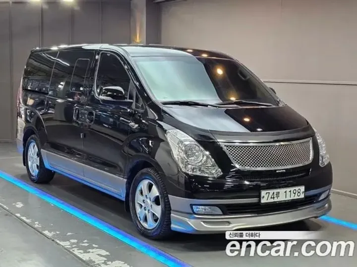 Hyundai Starex