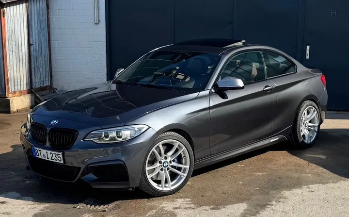 BMW M235