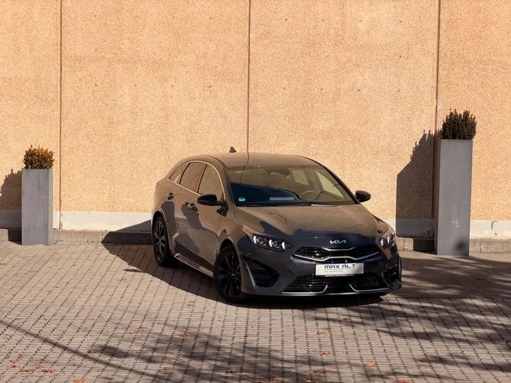 Kia pro cee'd / ProCeed