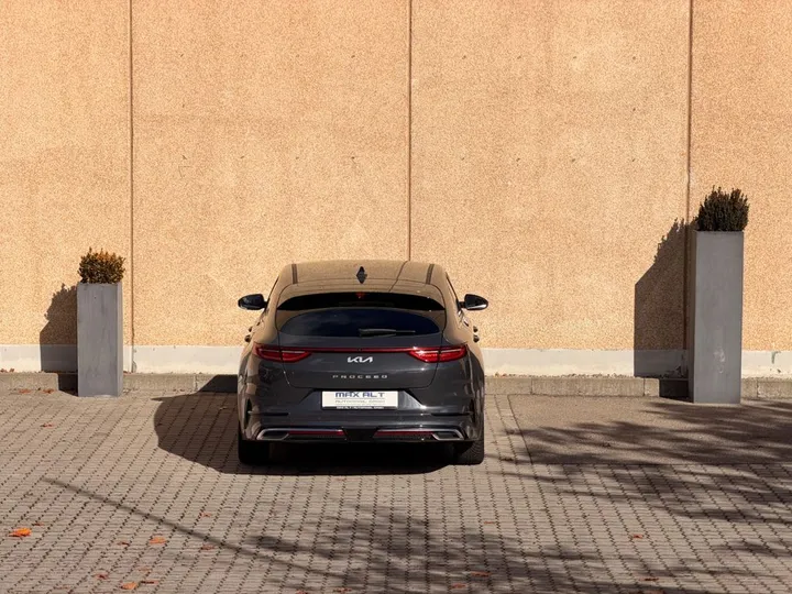 Kia pro cee'd / ProCeed