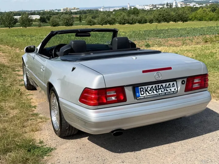 Mercedes-Benz SL 320
