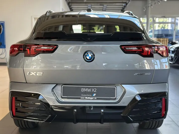 BMW iX2