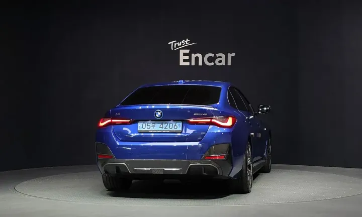 BMW i4