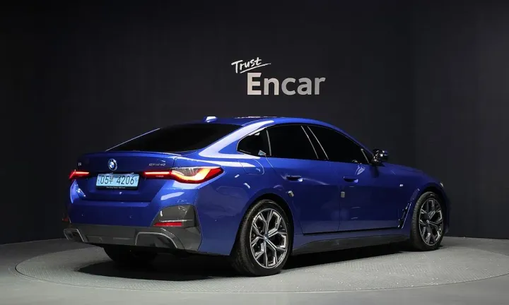 BMW i4