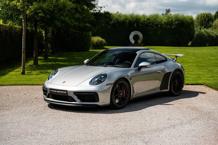 Porsche 992