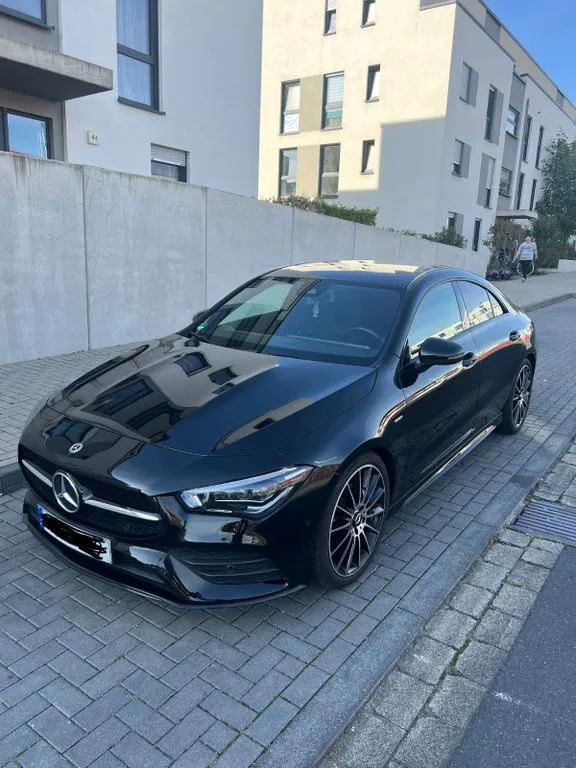 Mercedes-Benz CLA 200