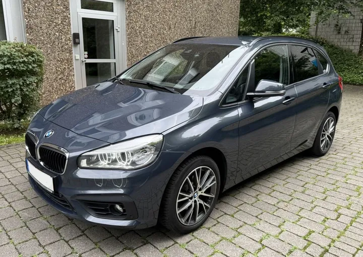 BMW 216