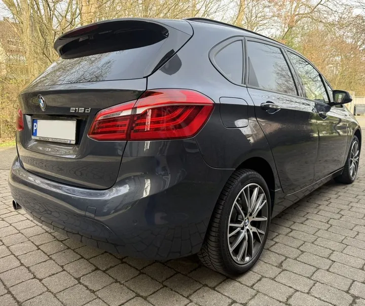 BMW 216