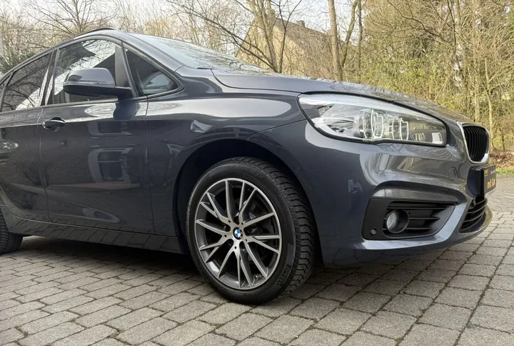 BMW 216