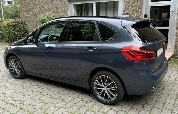 BMW 216